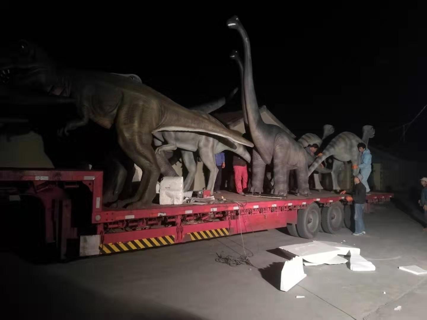 恐龍雕塑項目部分完工，出廠安裝（組圖）。