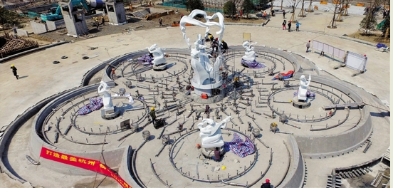 杭州重現(xiàn)地標(biāo)性雕像——八少女，輕歌曼舞展新姿