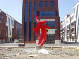 hj1724 不銹鋼雕塑—凌空之剪_青島國際服裝城不銹鋼雕塑、石雕、玻璃鋼雕塑_濱州宏景雕塑有限公司